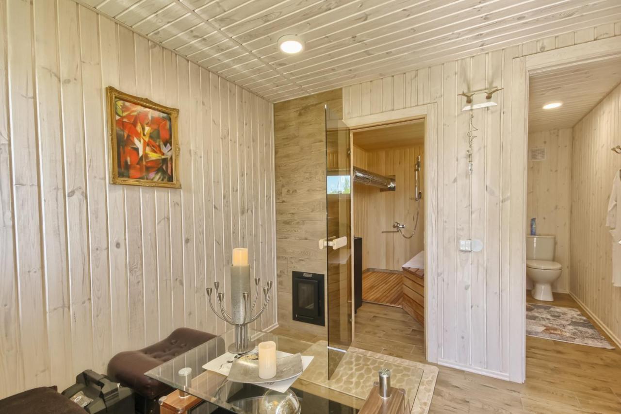 Dvi Liepos Villa Merkine Bagian luar foto